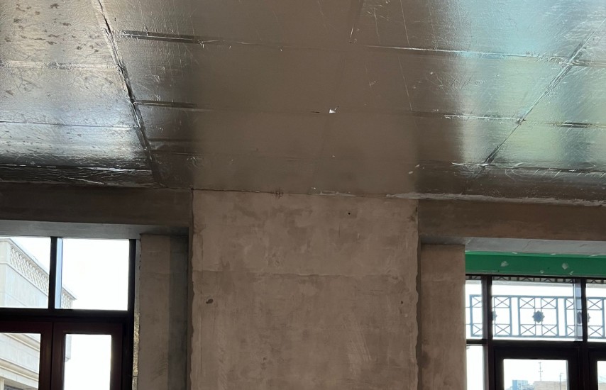 Смонтированный на клей материал Comby-25H под натяжной потолок